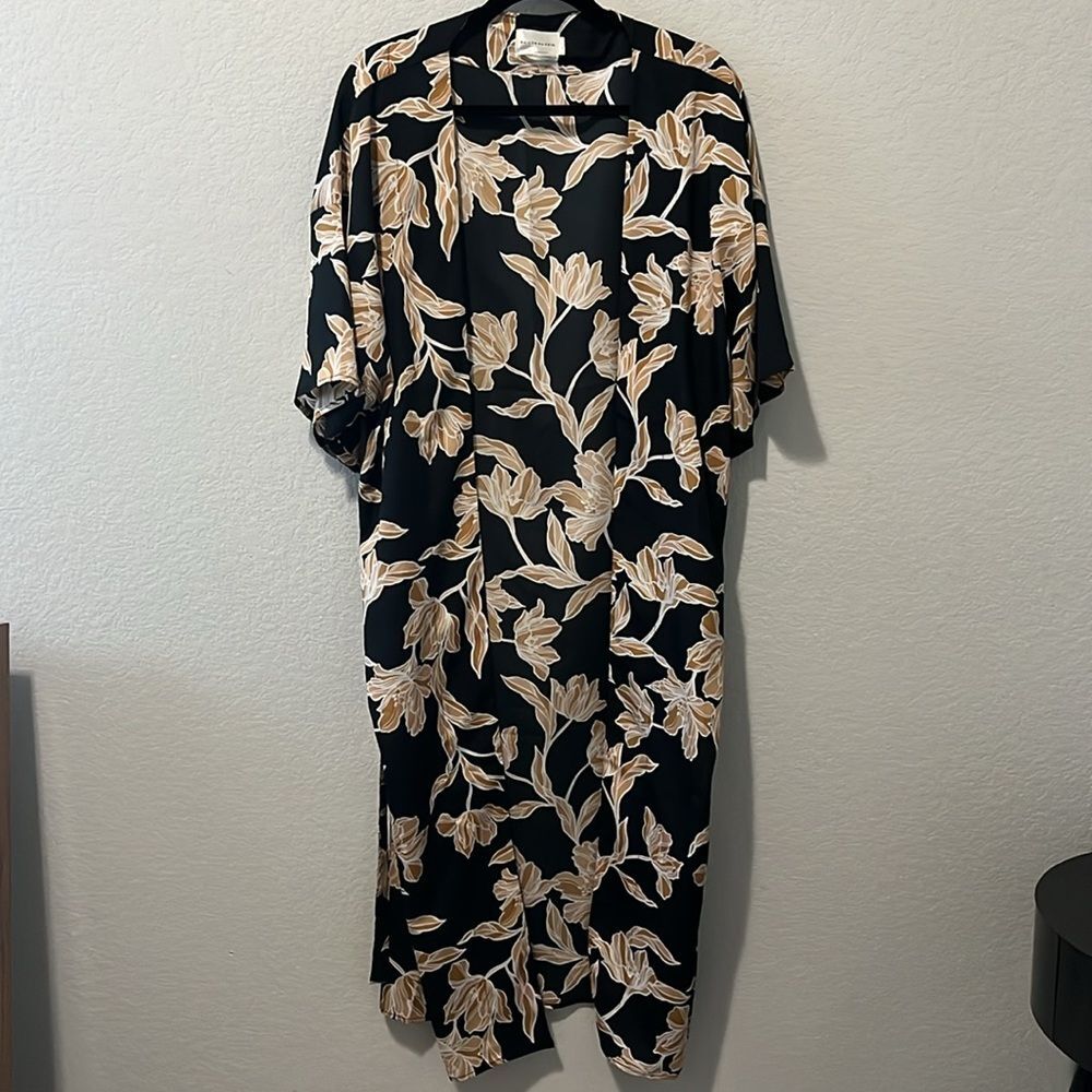 Maison Du Soir Floral Kimono Robe, Black And Gold… - image 2